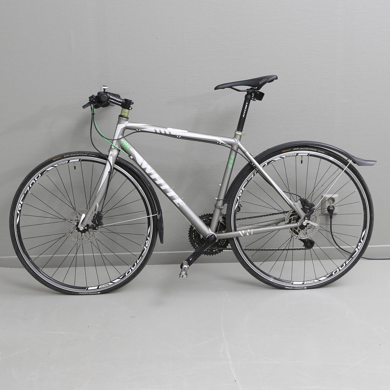 MIESTEN PYÖRÄ, Valkoinen RR.