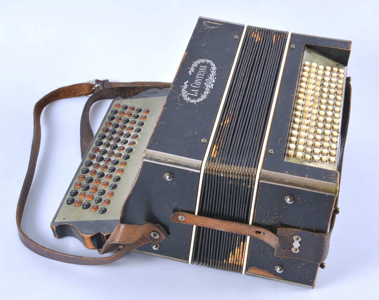 KNAPPDRAGSPEL, La Contessa.