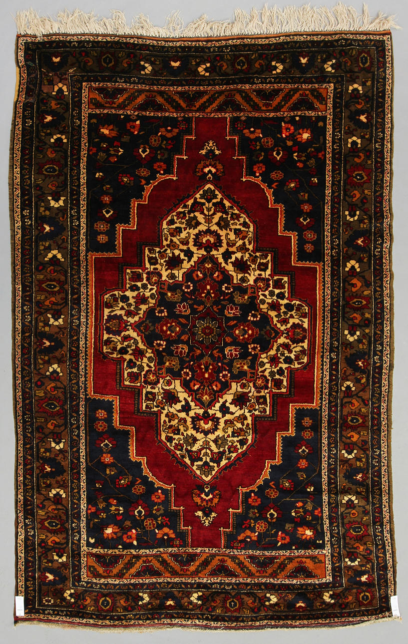 MATTA, orientalisk. 205x320 cm.