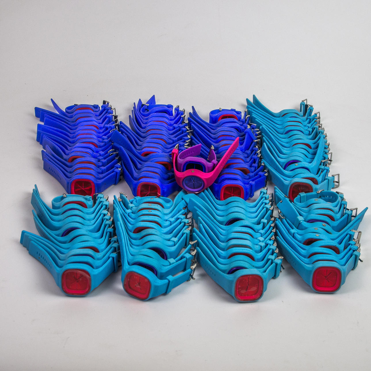 ARMBAND WATCH, 110 pieces, Nyåks.