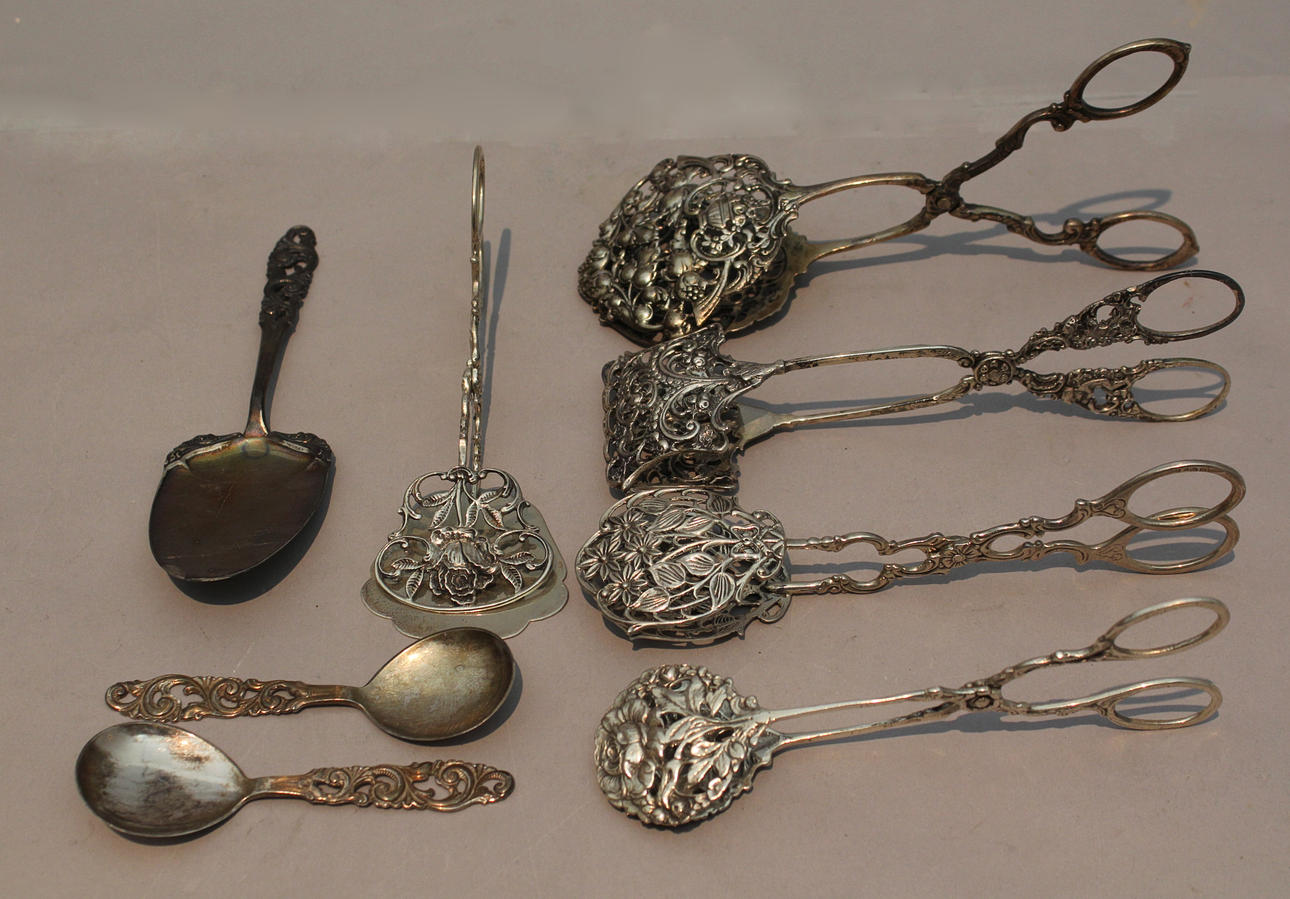 PARTI SILVERFÖRMÅL (8). Totalvikt 321 gram.