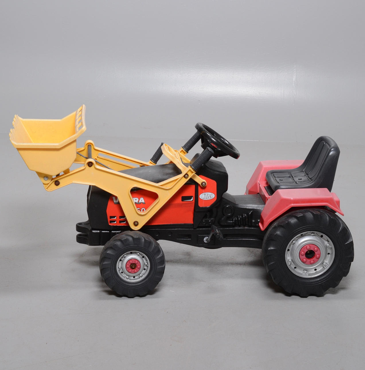 TRAMPTRAKTOR, plast.