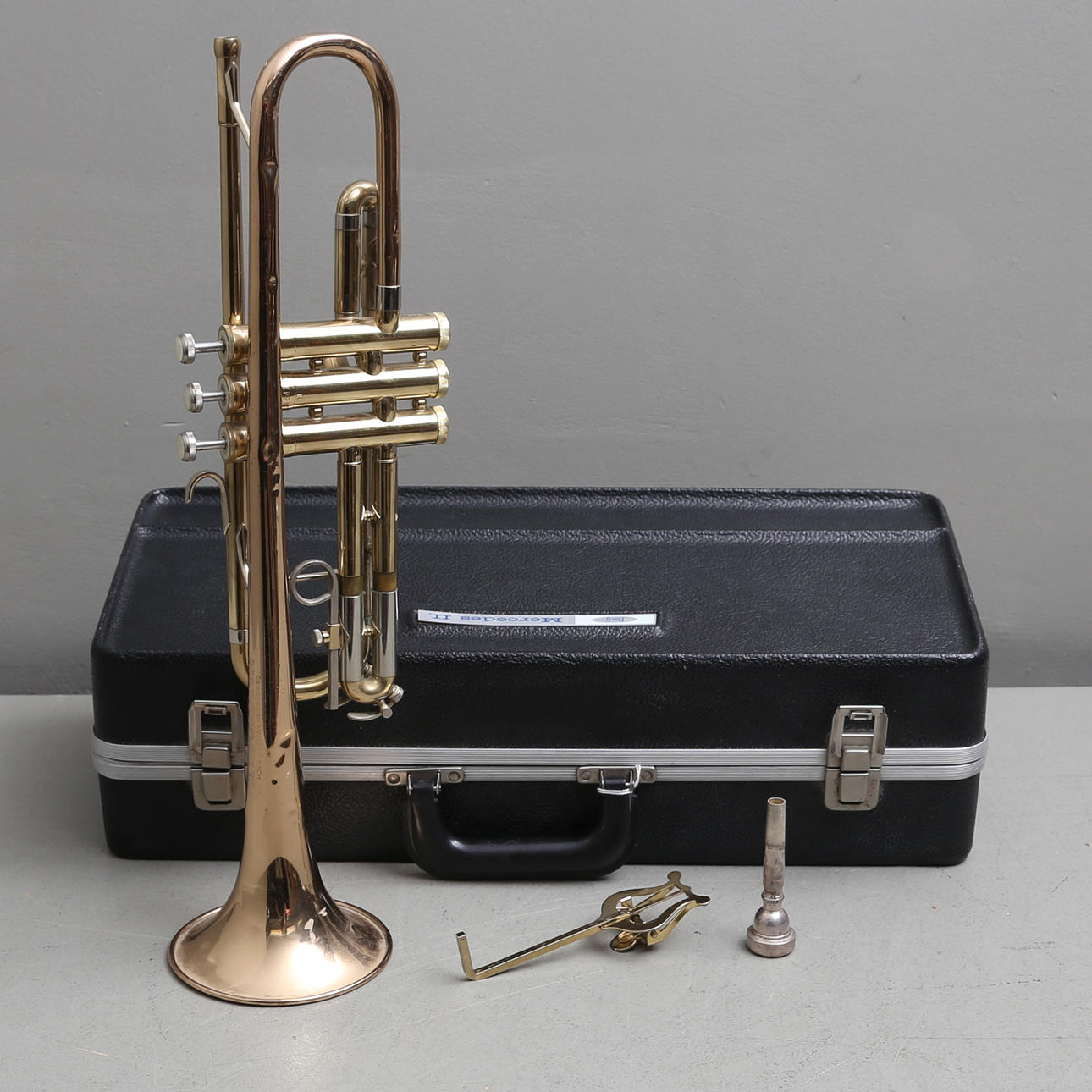 Vincent Bach Mercedes II トランペット Vintage Bach Mercedes II ML Brass Finish Trumpet W/ Original