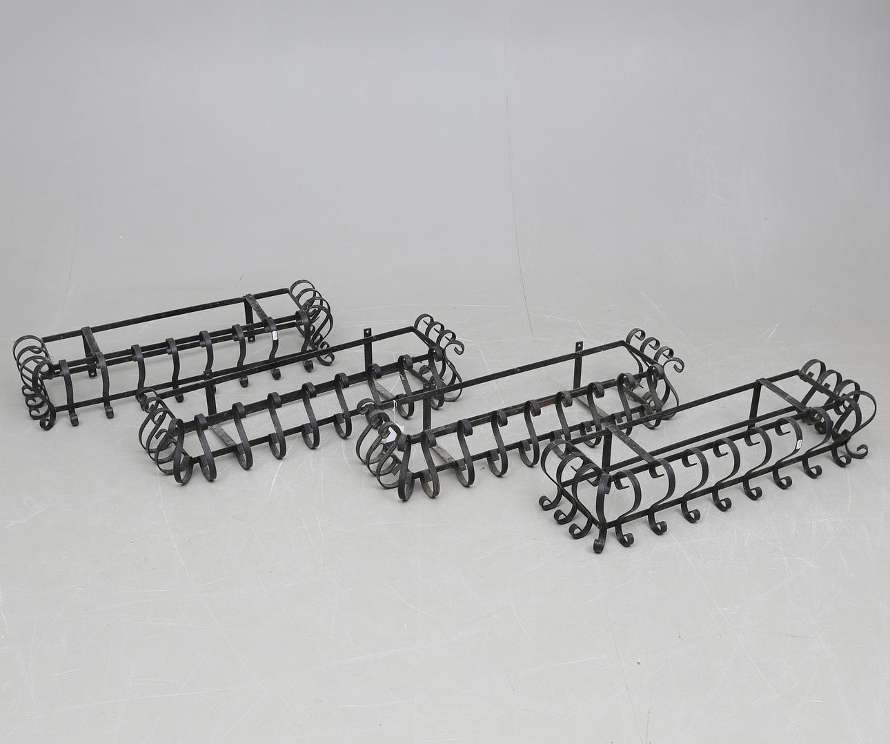 BALKONGLÅDOR, 4 st, metall,1900-tal.