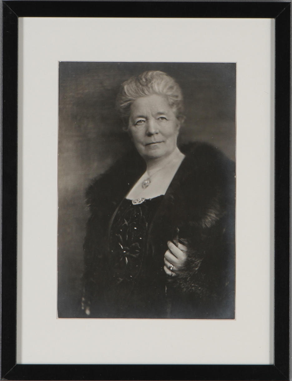 HENRY B GOODWIN. TILLSKRIVEN. Porträtt av Selma Lagerlöf. Fotografi.