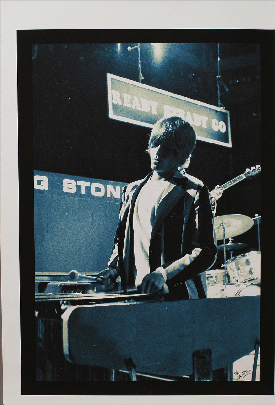 JAN OLOFSSON. Brian Jones (Rolling Stones). Fotoprint på duk. Signerad. 5/20.