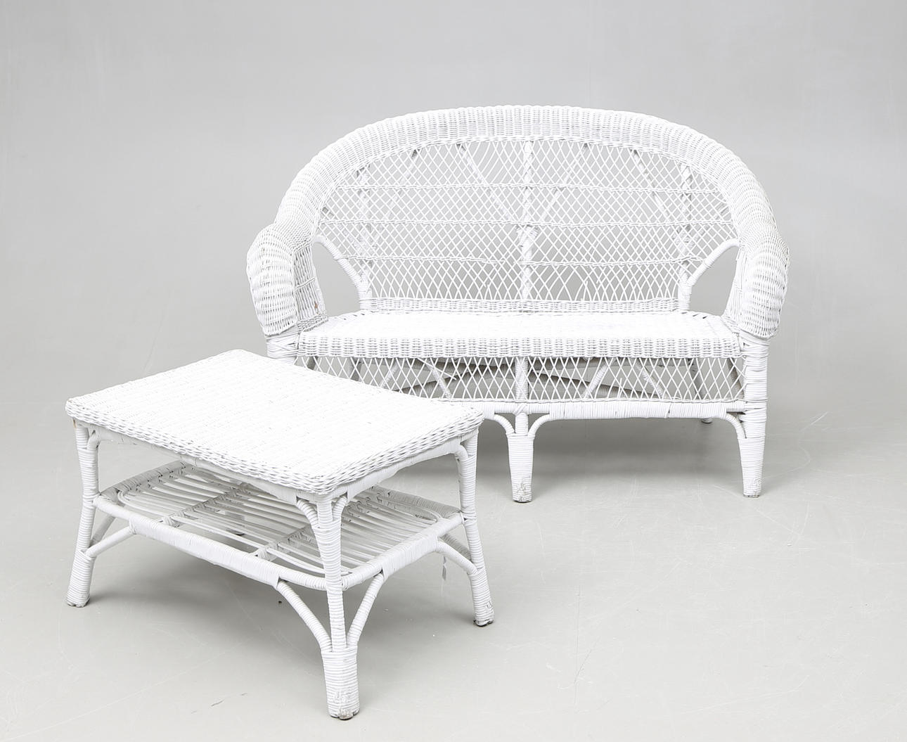 KORGMÖBEL, 2 delar, 1900-tal.