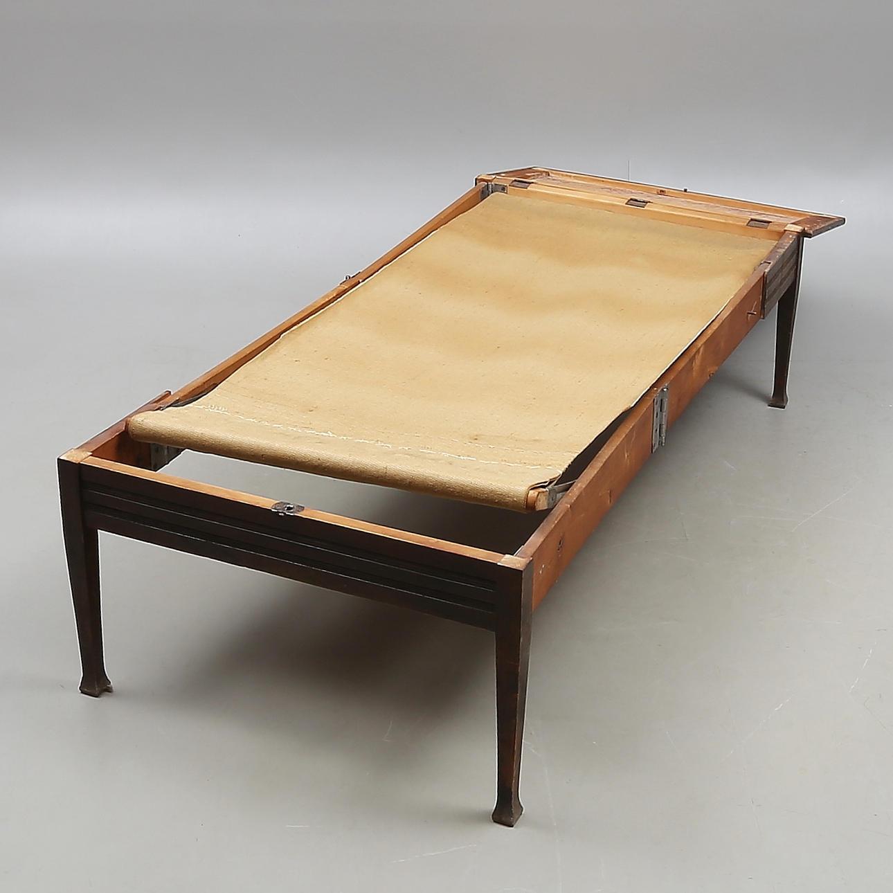 SÄNG, utdragbar, 1900-talets första del.