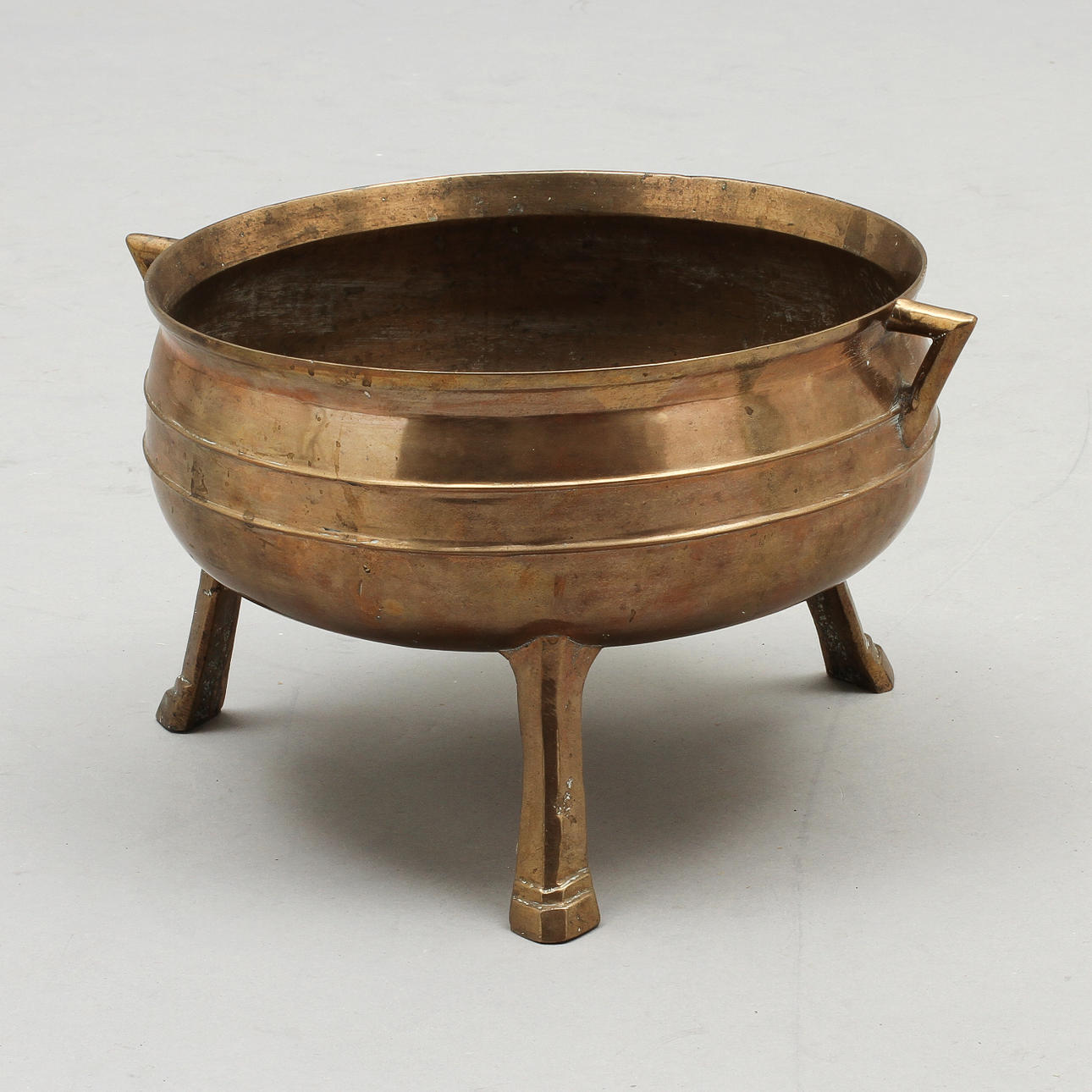 TRIPOD, mässing, 1900-tal.