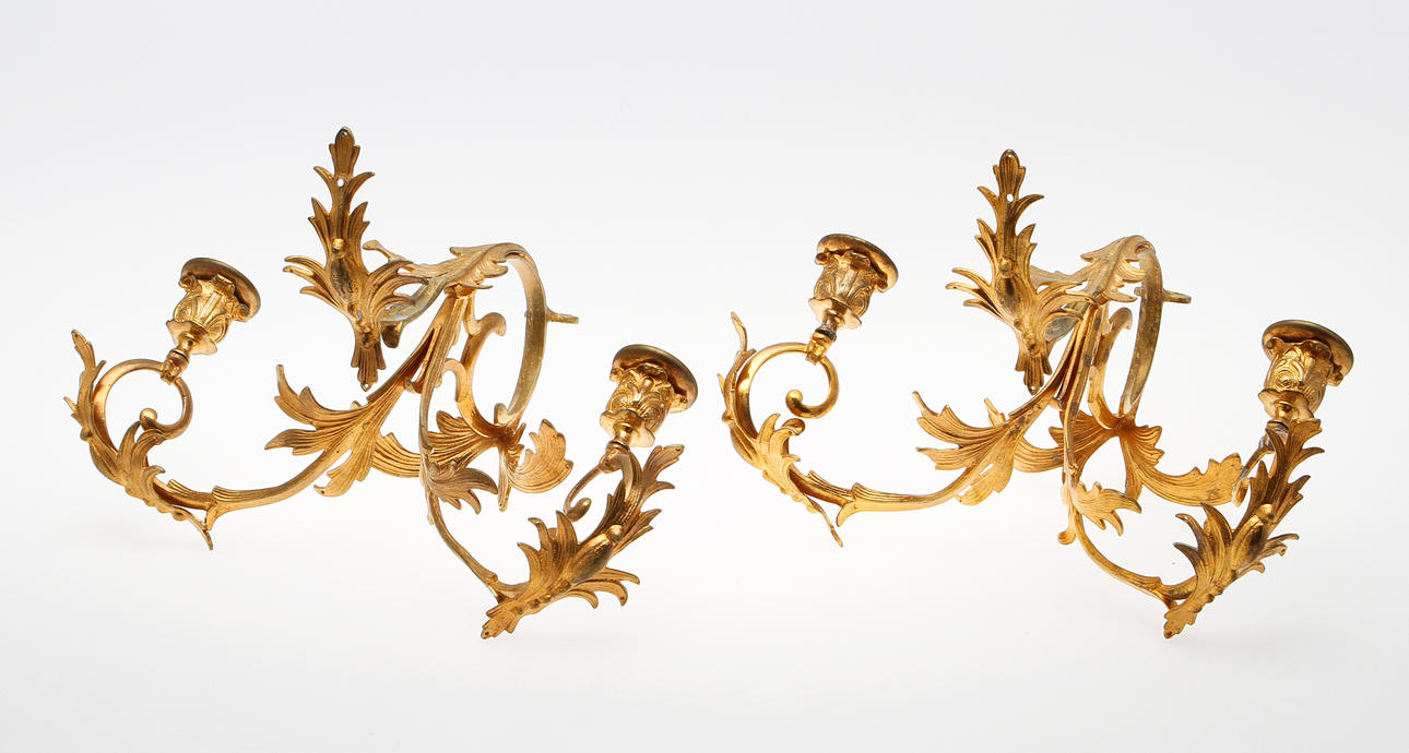 VÄGGLYSTRAR, ett par, nyrokoko.