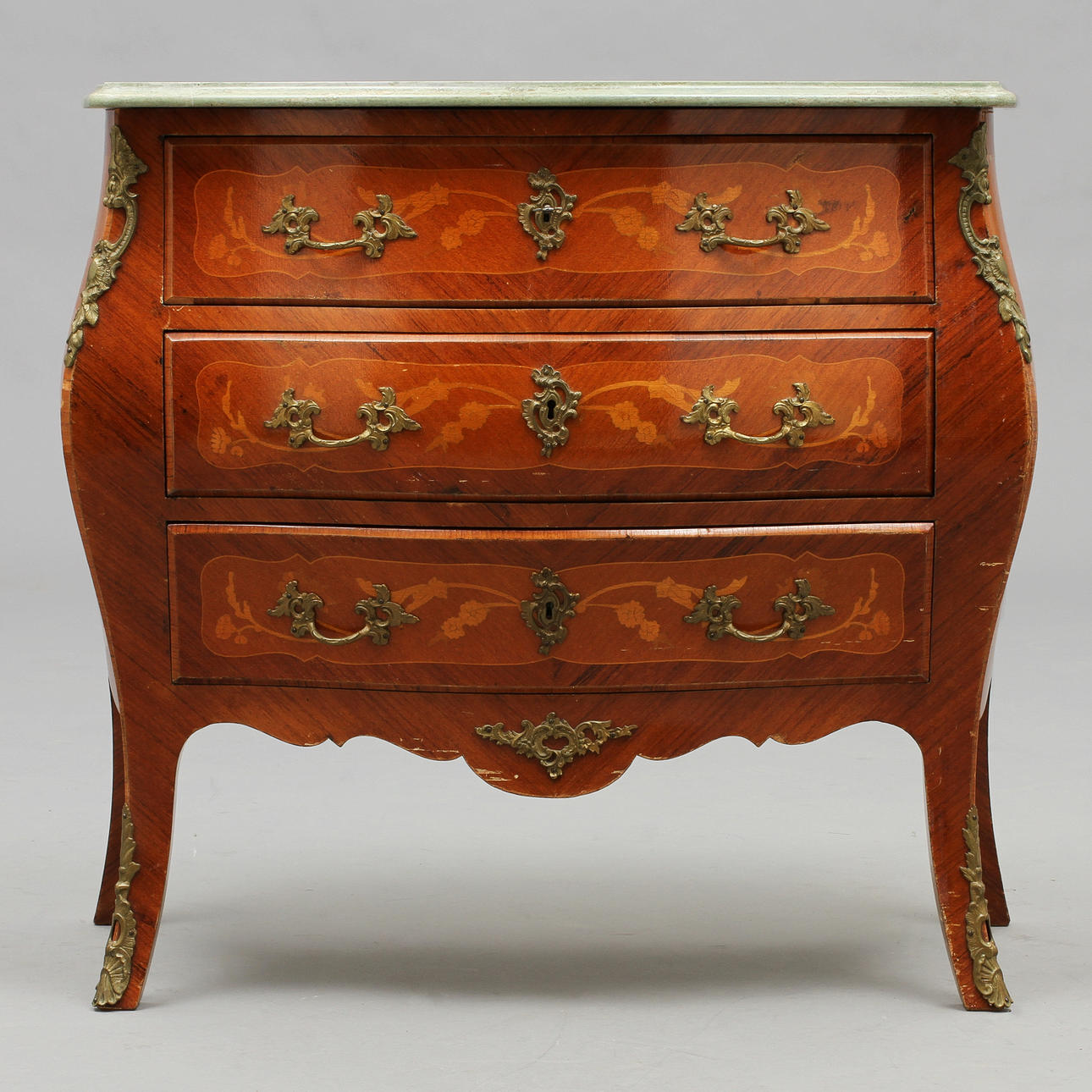 BYRÅ, rokokostil, 1900-tal.