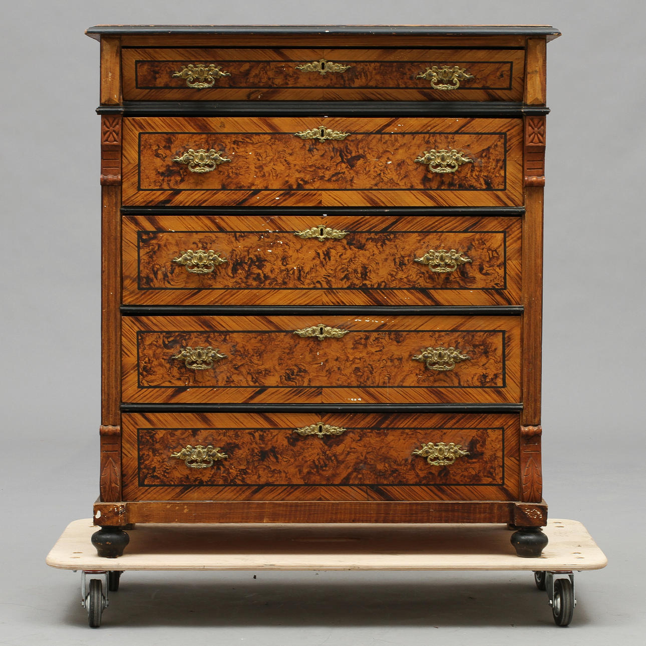 BYRÅ, nyrenässans, 1800-talets slut.