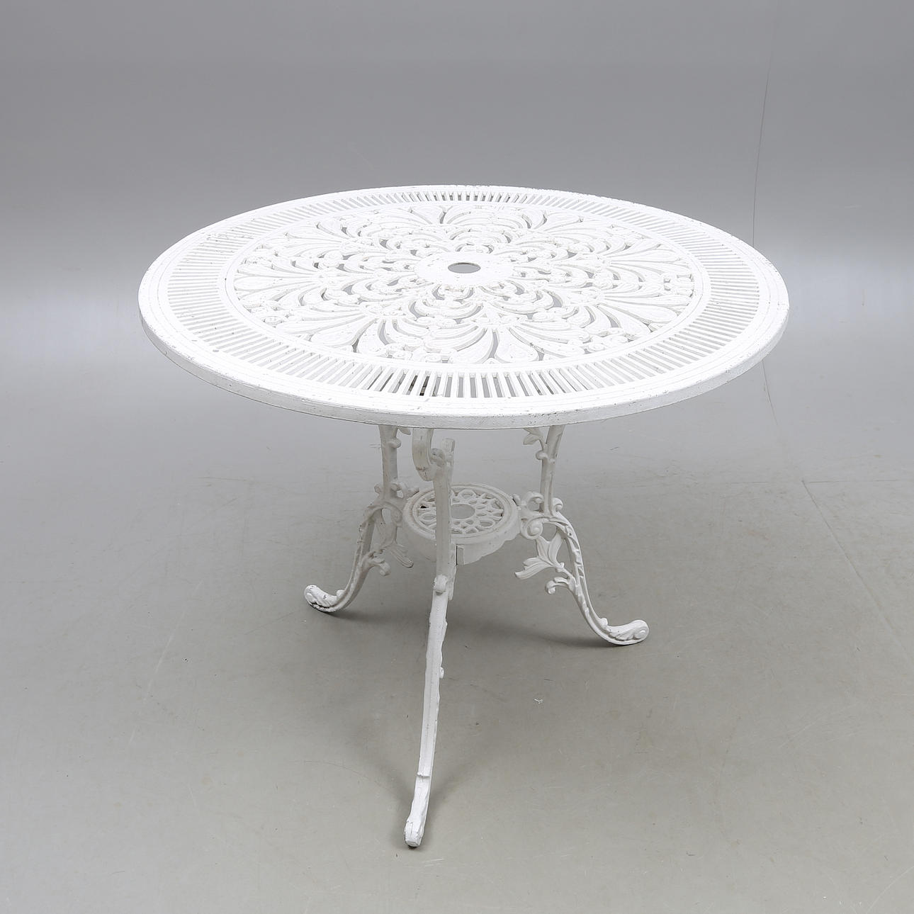 TRÄDGÅRDSBORD, aluminium, 1900-tal.