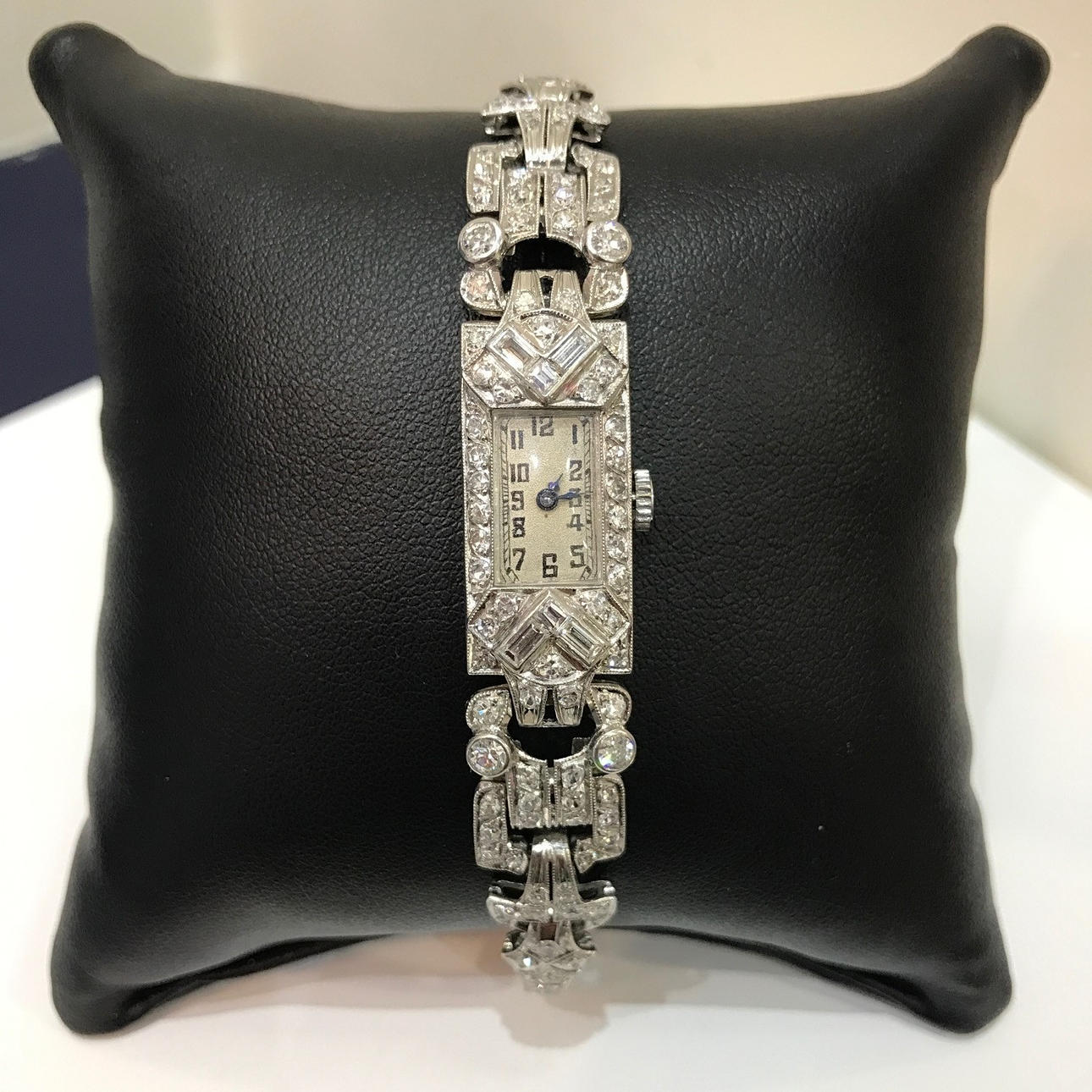 FIN PLATINA OCH DIAMANT KLOCKA.