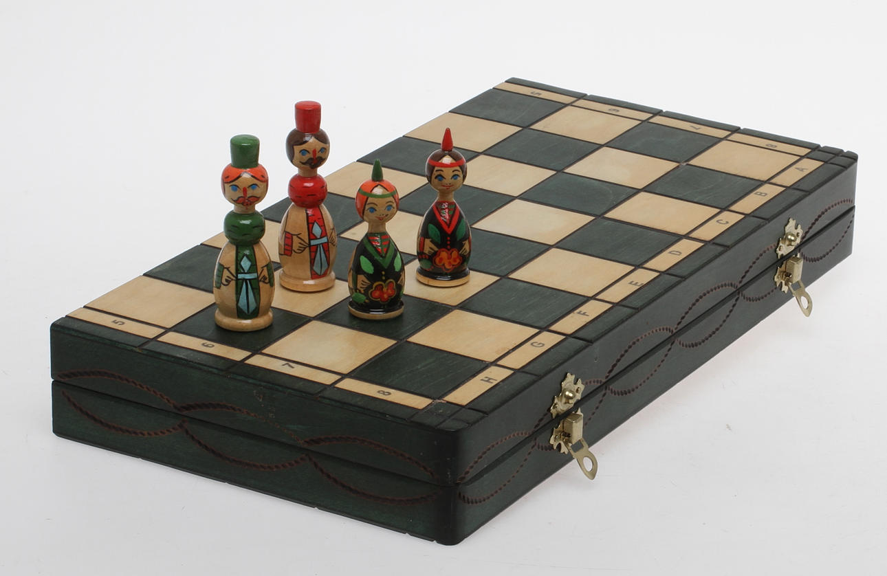 SCHACKSPEL, möjligen Ryssland, 19/2000-tal.