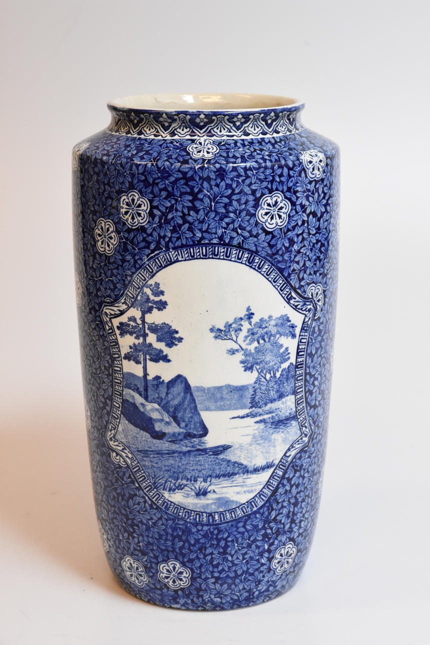 URNA, porslin Rörstrand 18-1900 tal.