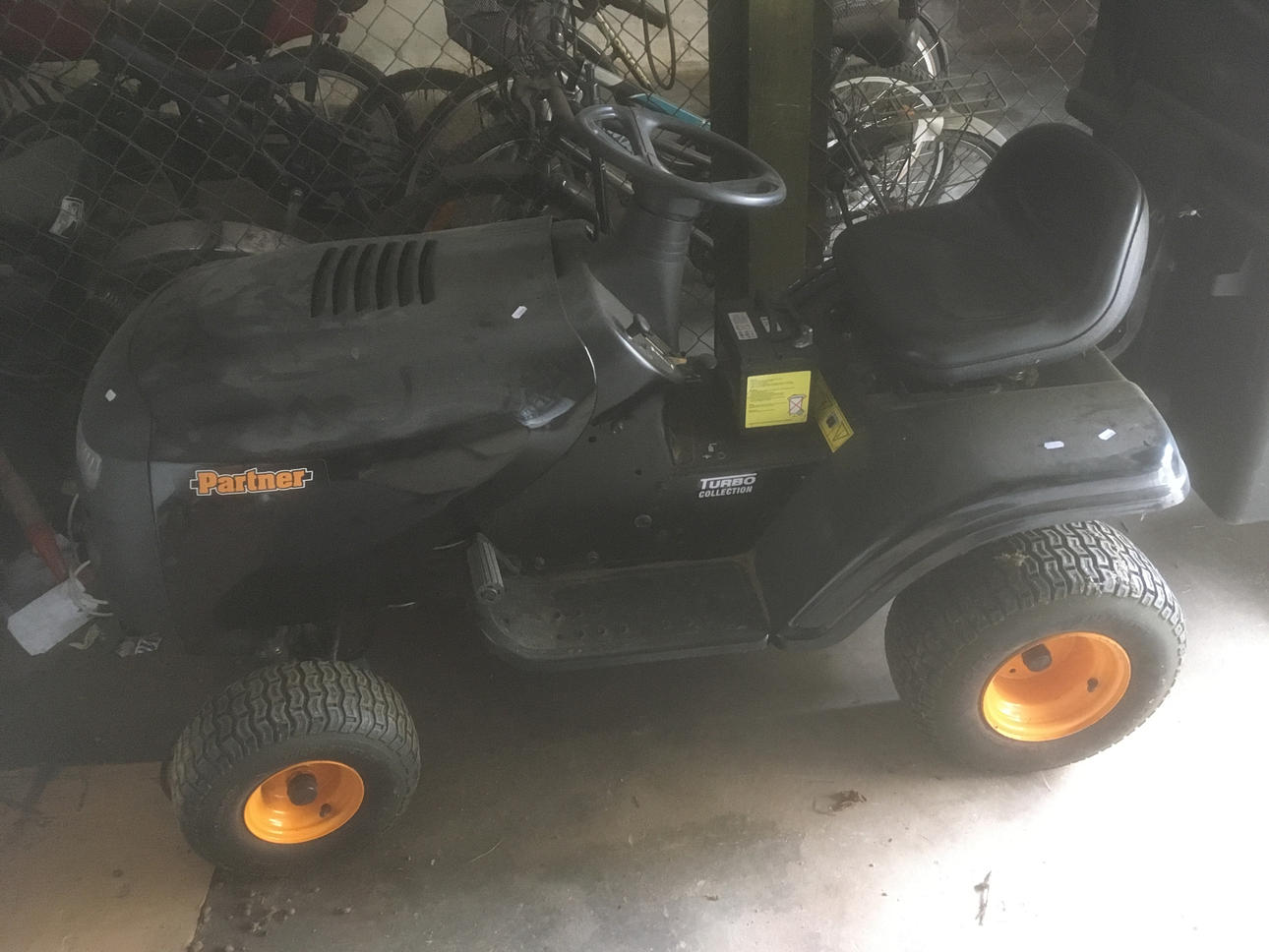 RIDING LAWN MOWERS, Partner, Turbo Collection.