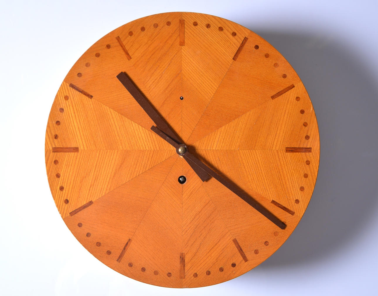 VÄGGUR, trä, Westerstrand, Töreboda.