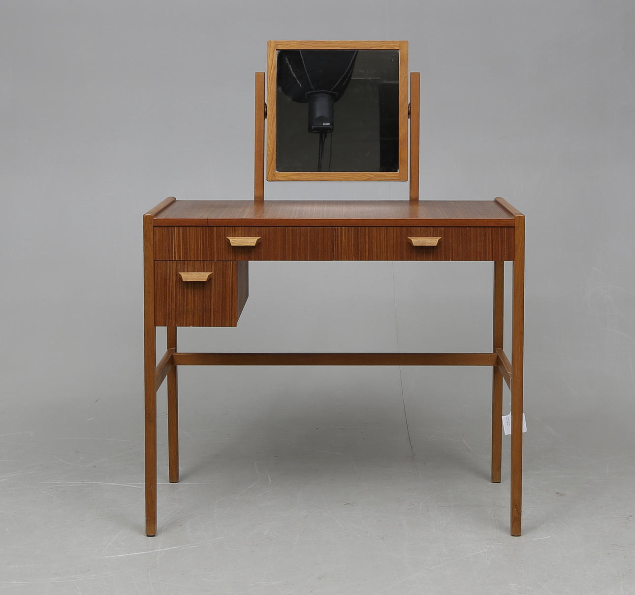 TOALETTBORD, teak, 1960-tal.