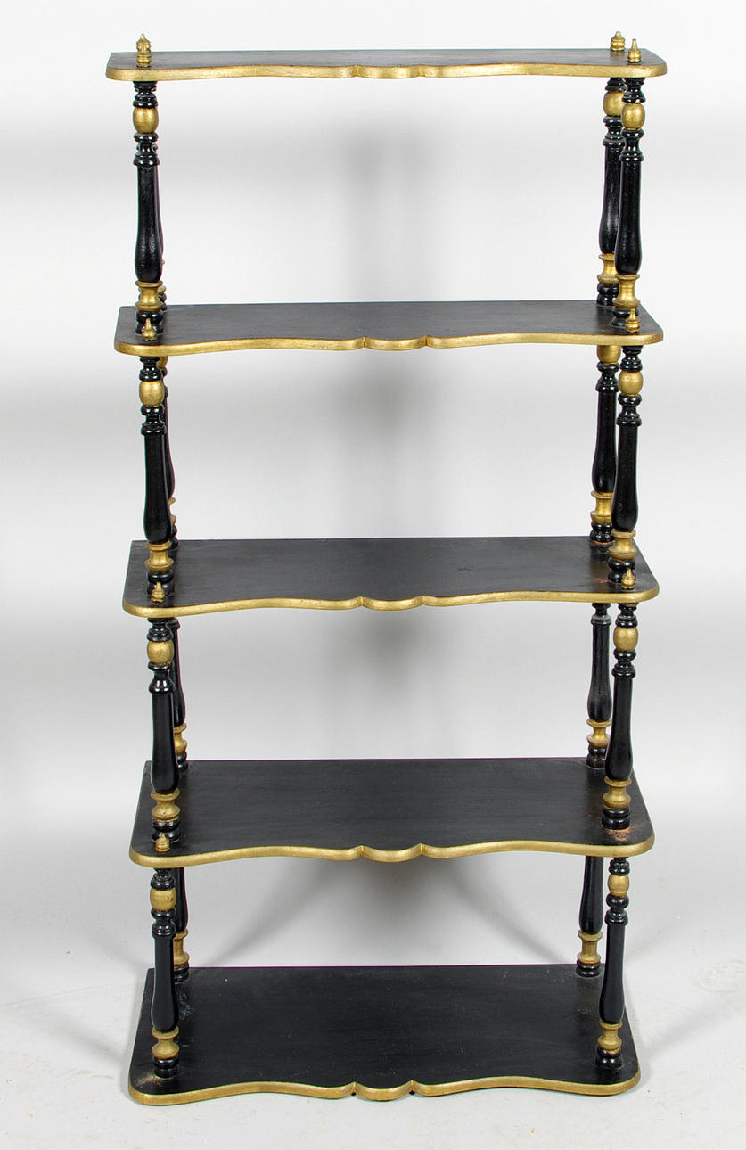 ANTENNIEN, svartmålad med bronsering.