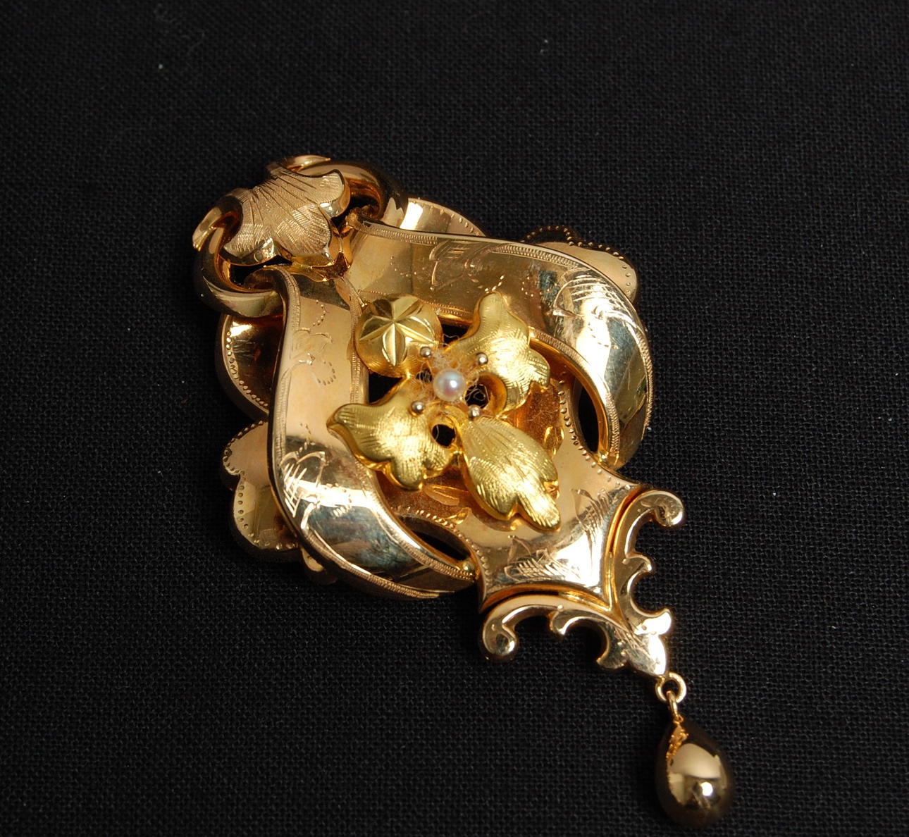 BROSCH, 18 karat guld, med äkta pärla, stämplad, L9 ( 1961 ), vikt 8 g.