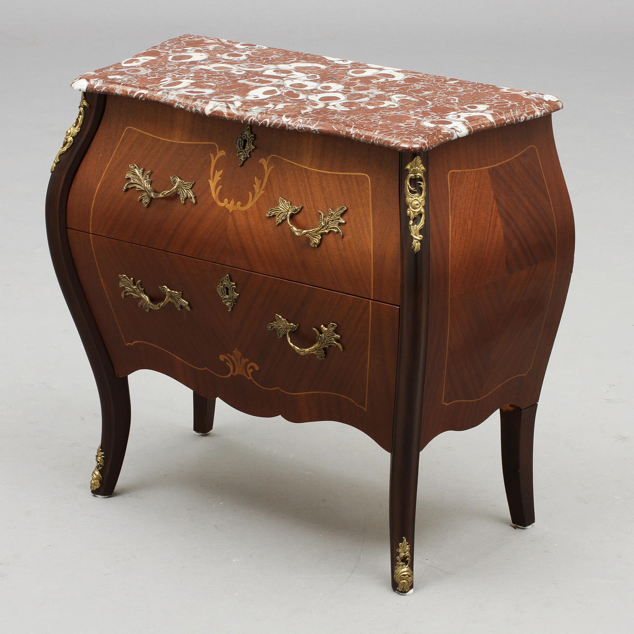 BYRÅ, rokokostil, 1900-tal.