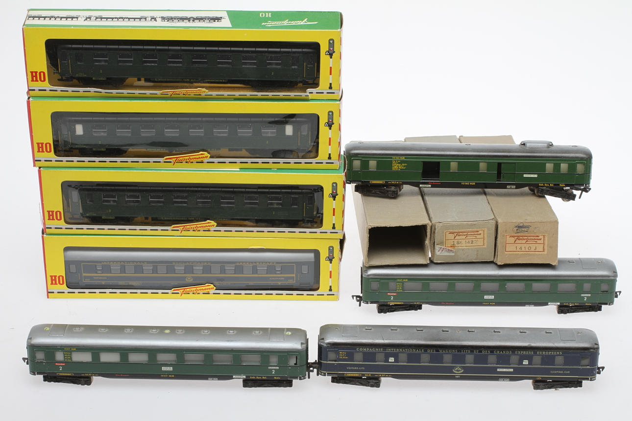 MODELLTÅG FLEISCHMANN 8 personvagnar varav 7 i originalkartonger.