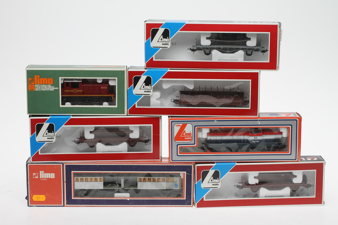 MODELLTÅG LIMA SJ:s T43 220, växellok och 5 svenska vagnar i originalkartonger.