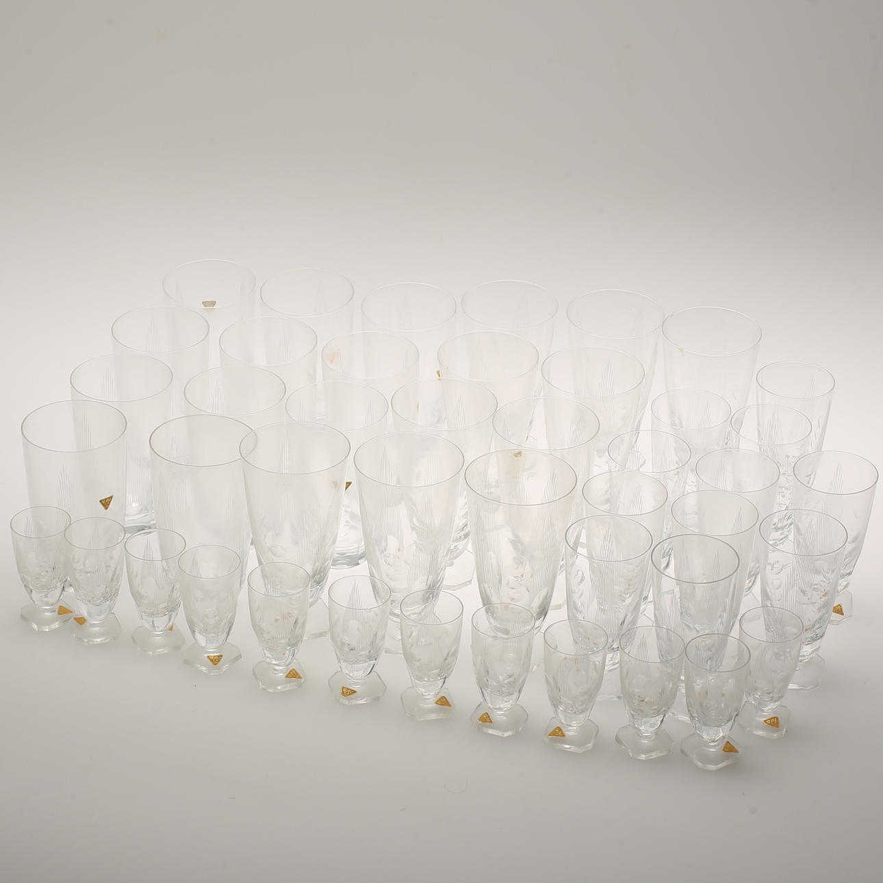 BRILLE. 44 Teile, Kosten.