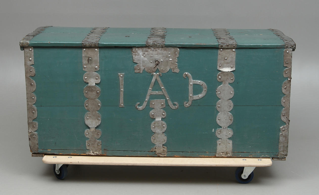 KISTA, metallbeslag, 1700-tal.