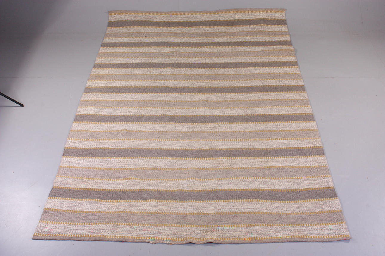 MOQUETA ENROLLABLE, 172 x 305 Años 60.