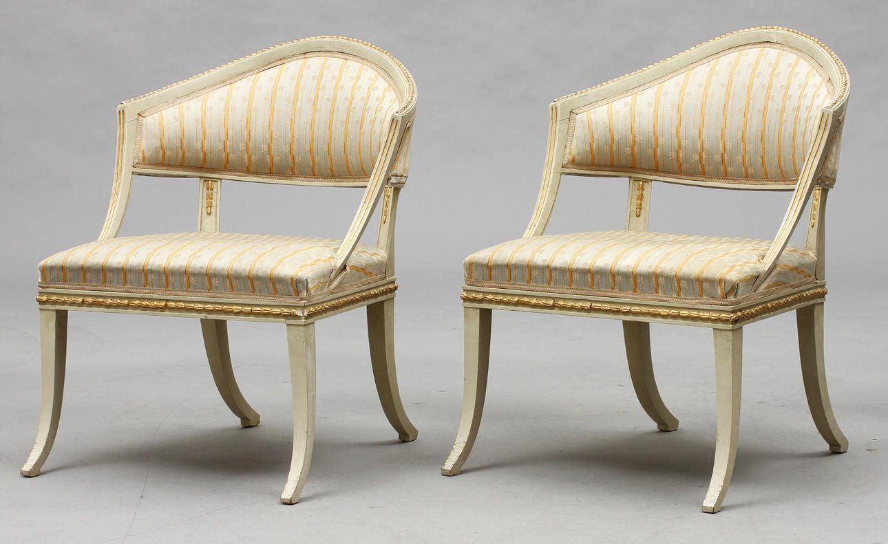 BALJFÅTÖLJER, ett par, sengustavianska, tillskrivna Ephraim Ståhl Stockholm (stolmakare 1794-1821).