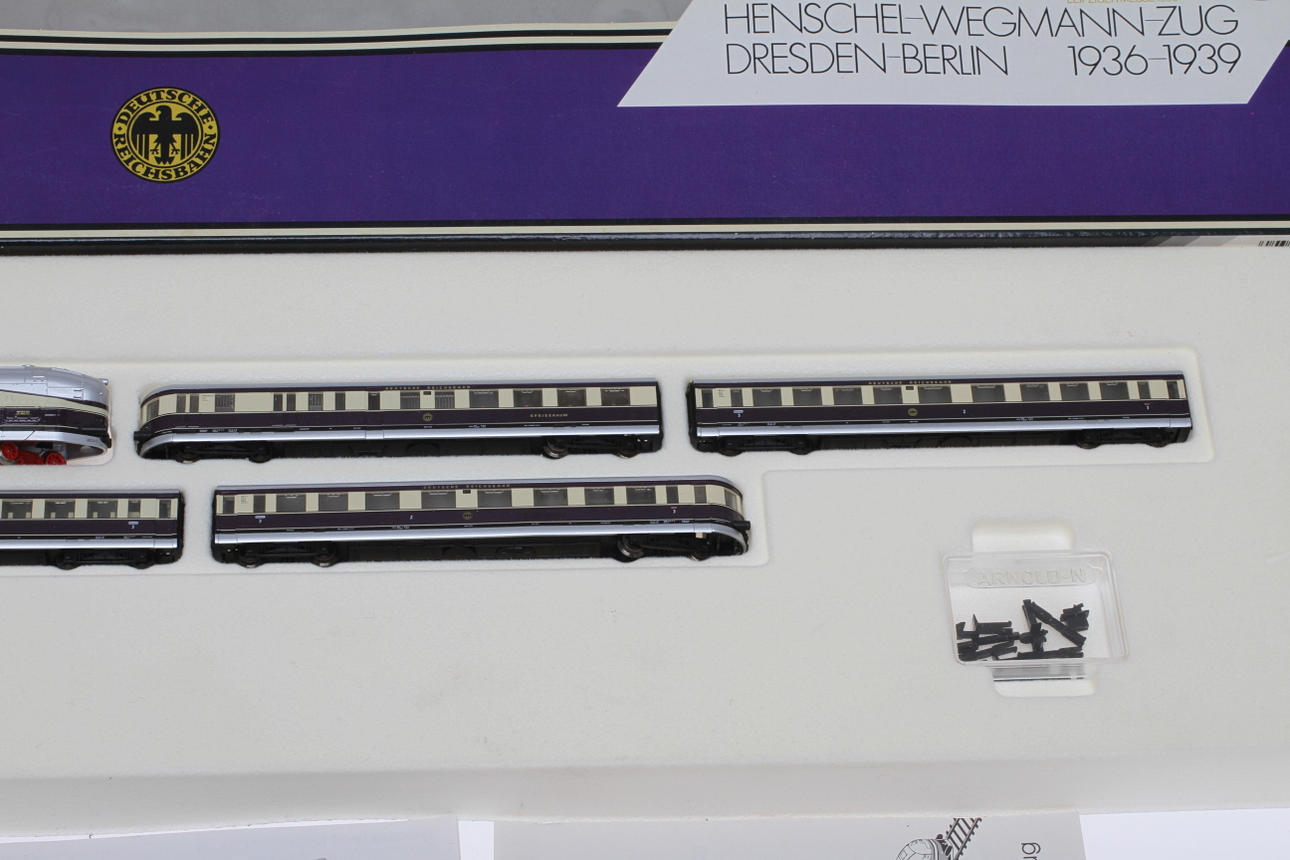 ARNOLD ドイツ帝国鉄道 HENSCHEL-WEGMANN-ZUG Nゲージ ARNOLD ドイツ帝国鉄道 HENSCHEL-WEGMANN-ZUG Nゲージ 模型