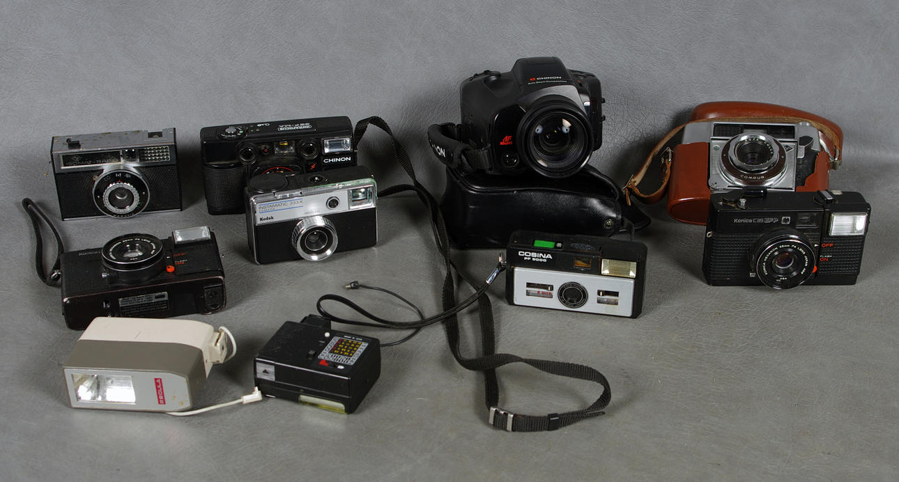 KAMERAS UND BLINKEN.