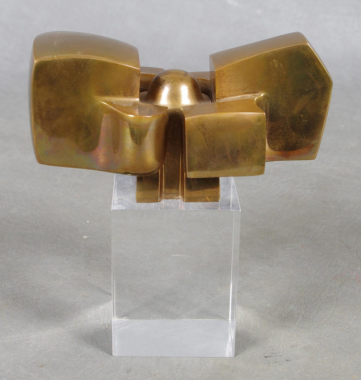 JOSE LUIS SANCHEZ. skulptur, mässing på plastsockel, 269/1000.