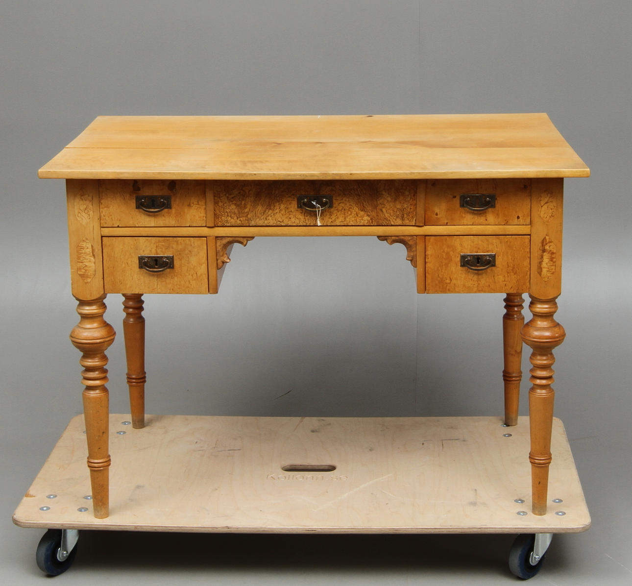 SKRIVBORD, nyrenässans, omkring 1900.