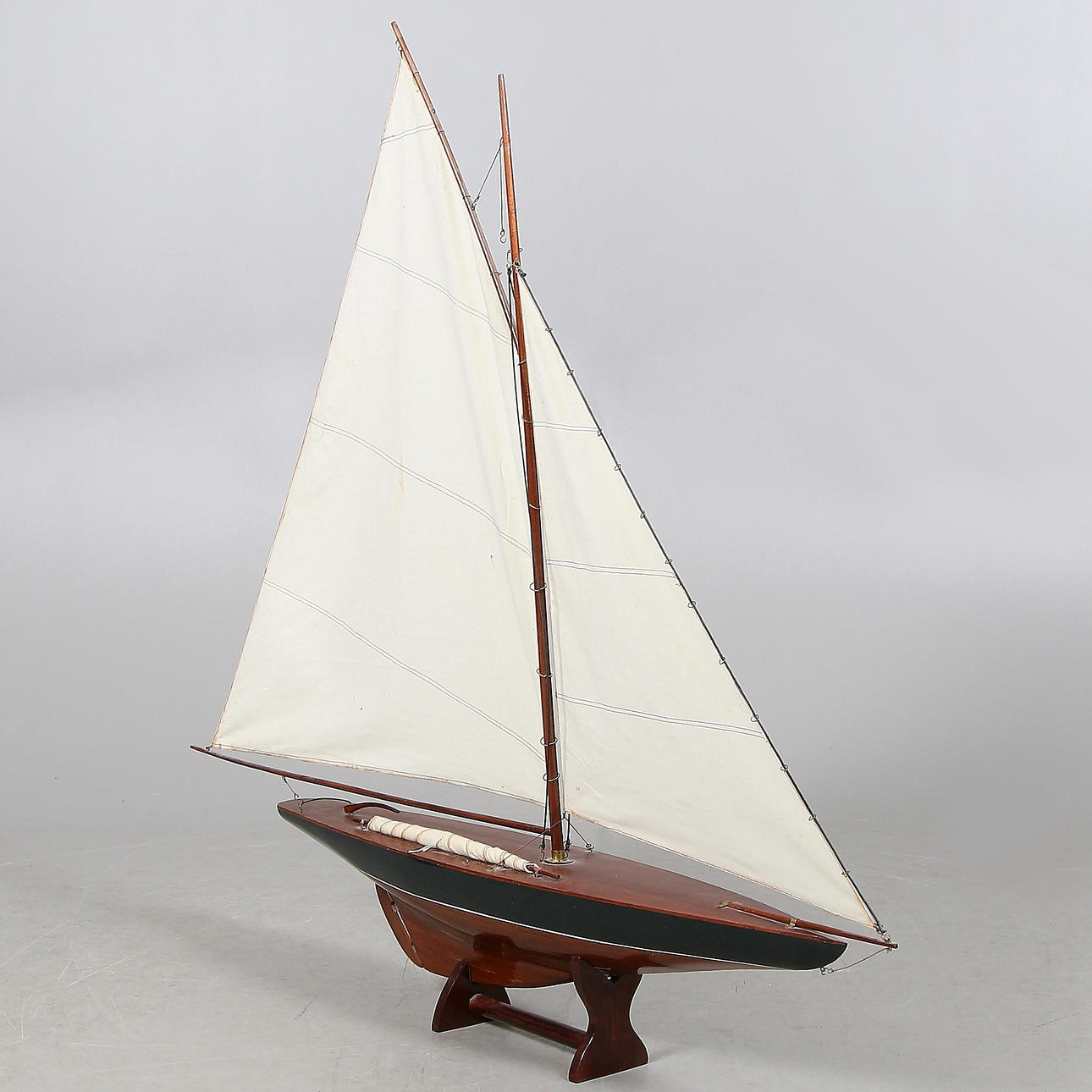 MODEL BOAT, mahogany, sailboat, 1900s-.