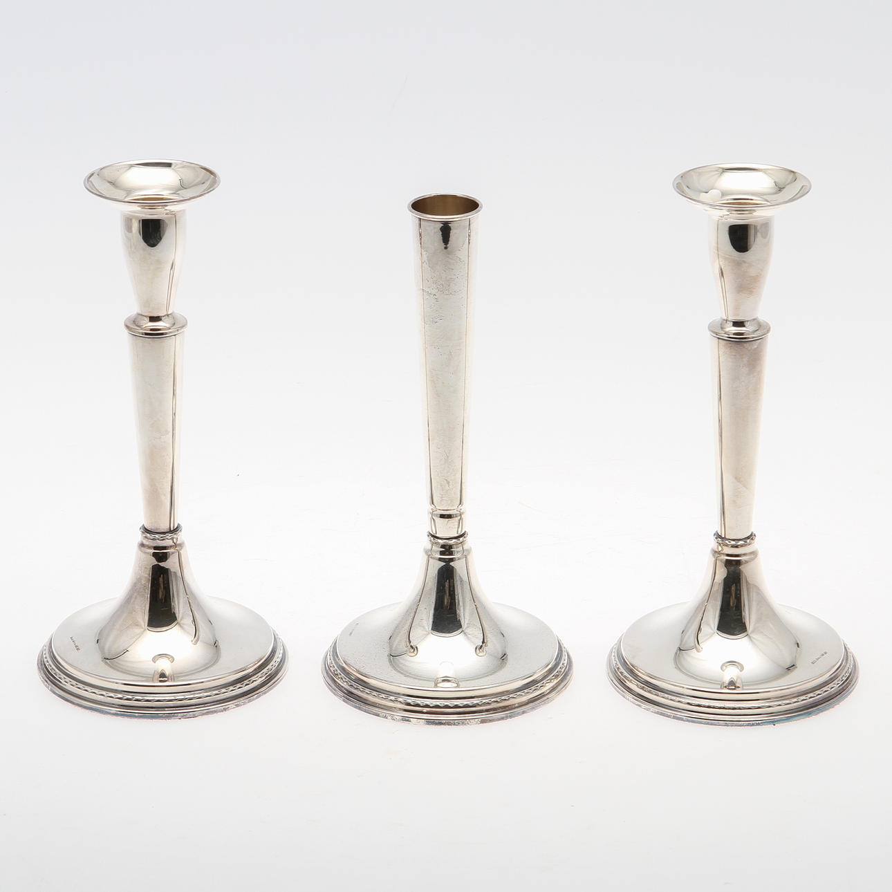 SILVER, 3 delar, 1 par ljusstakar och vas, ERKE 1995.