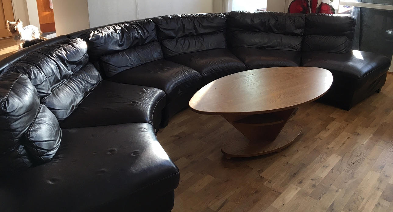 SOFA, cuero supuestamente italiano.