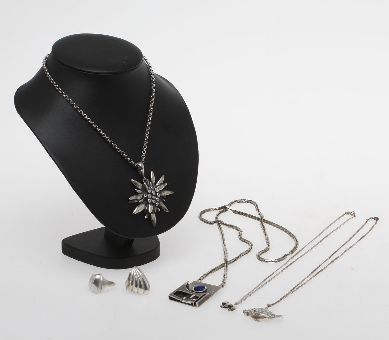 SMYCKEN, mestadels silver, 1900/2000-tal.