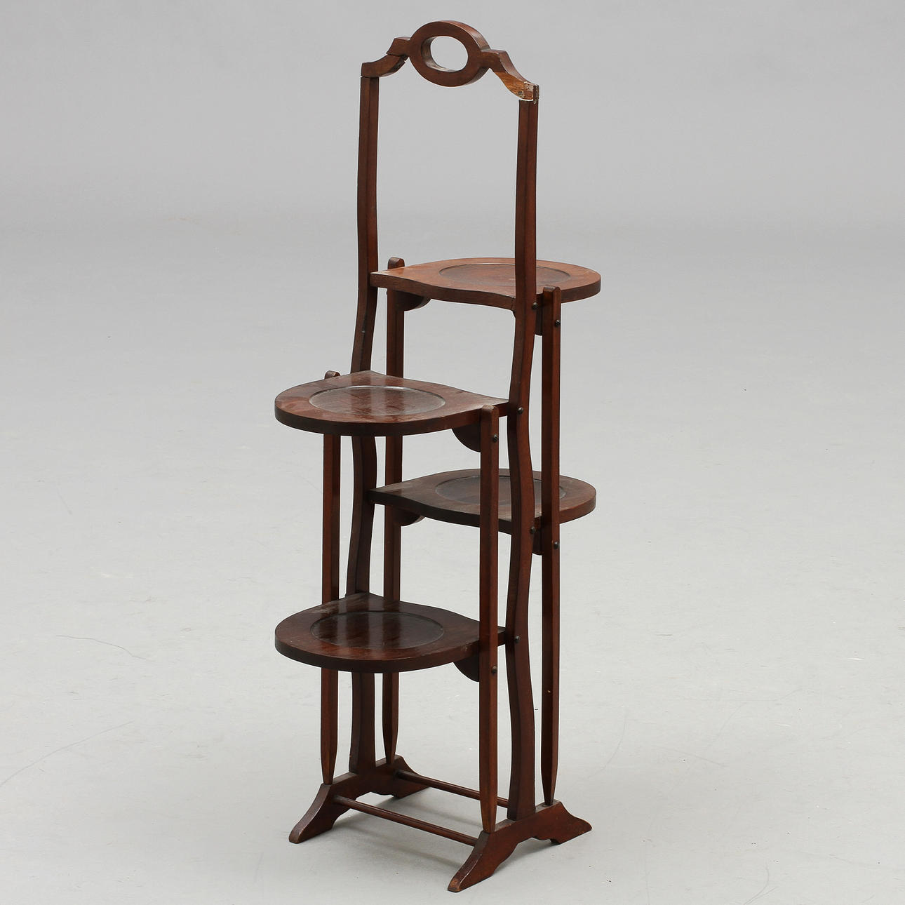 CAKE STAND, 1900-tal, England.