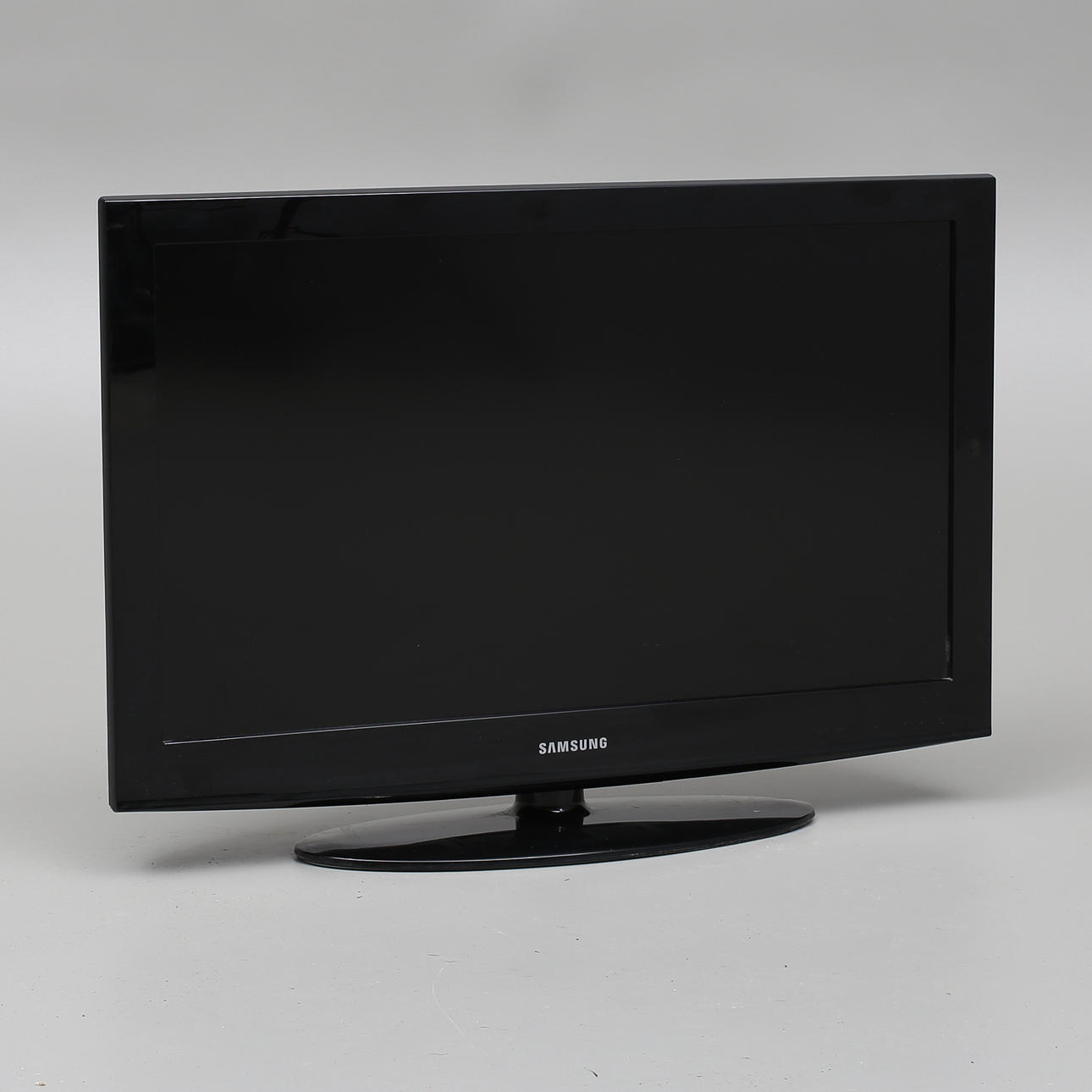 TV, LCD, Samsung 32", 2010 - 2011.