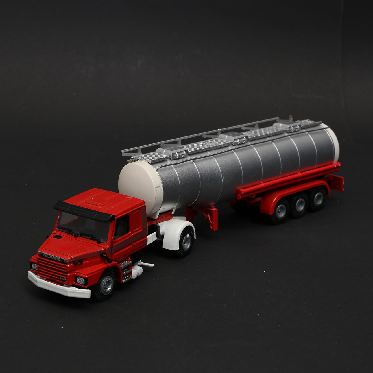 TEKNO. SCANIA 143 M BULK SEMI TRAILER.