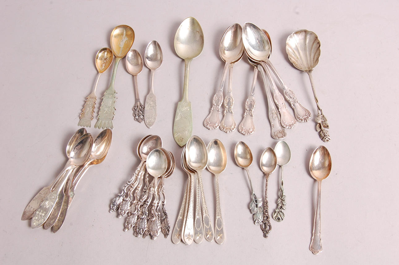 SILVER, 41 delar, vikt 637 g.