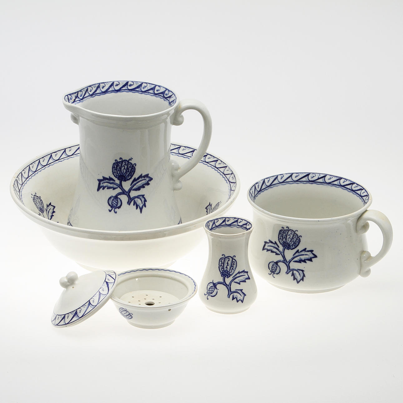 TVÄTTSERVIS, 5 delar, "Tistel", Gustavsberg.