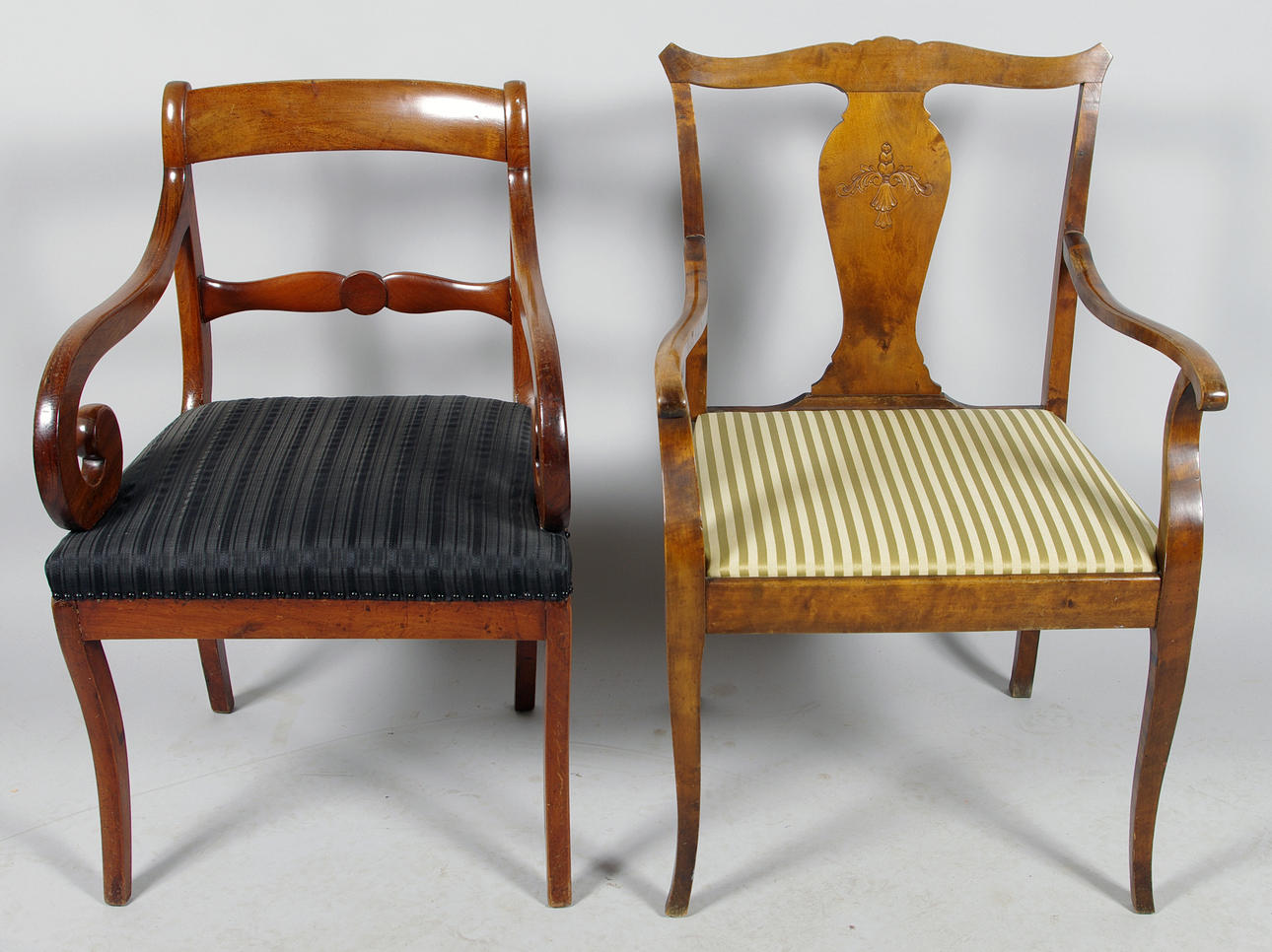 KARMSTOLAR, 2 stycken, 1900-tal.