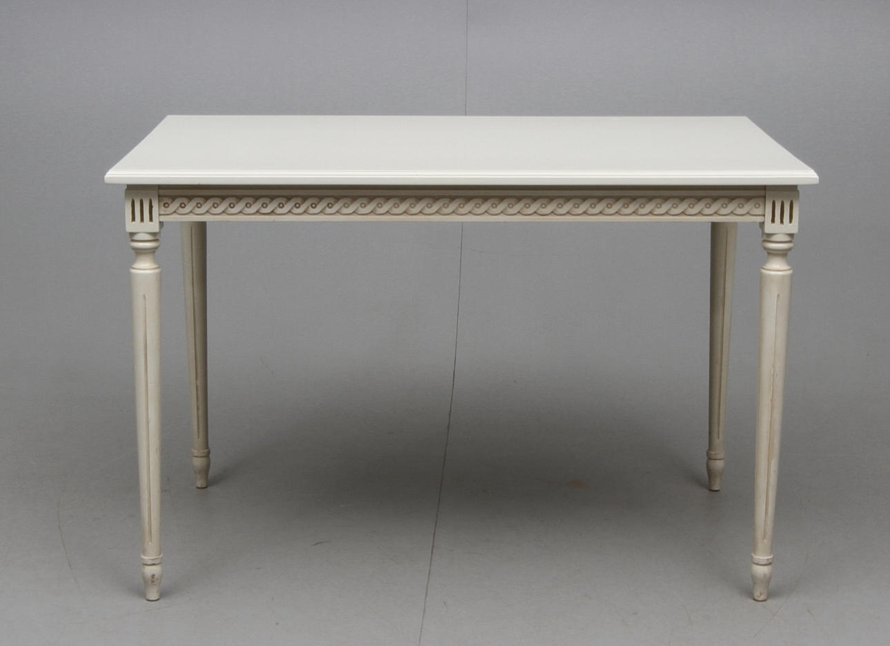 BORD gustaviansk stil 1900-talets mitt.