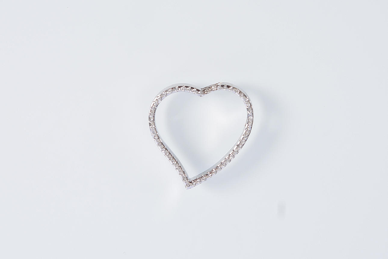 DIAMANTHÄNGE, hjärta, vitguld, 18K.