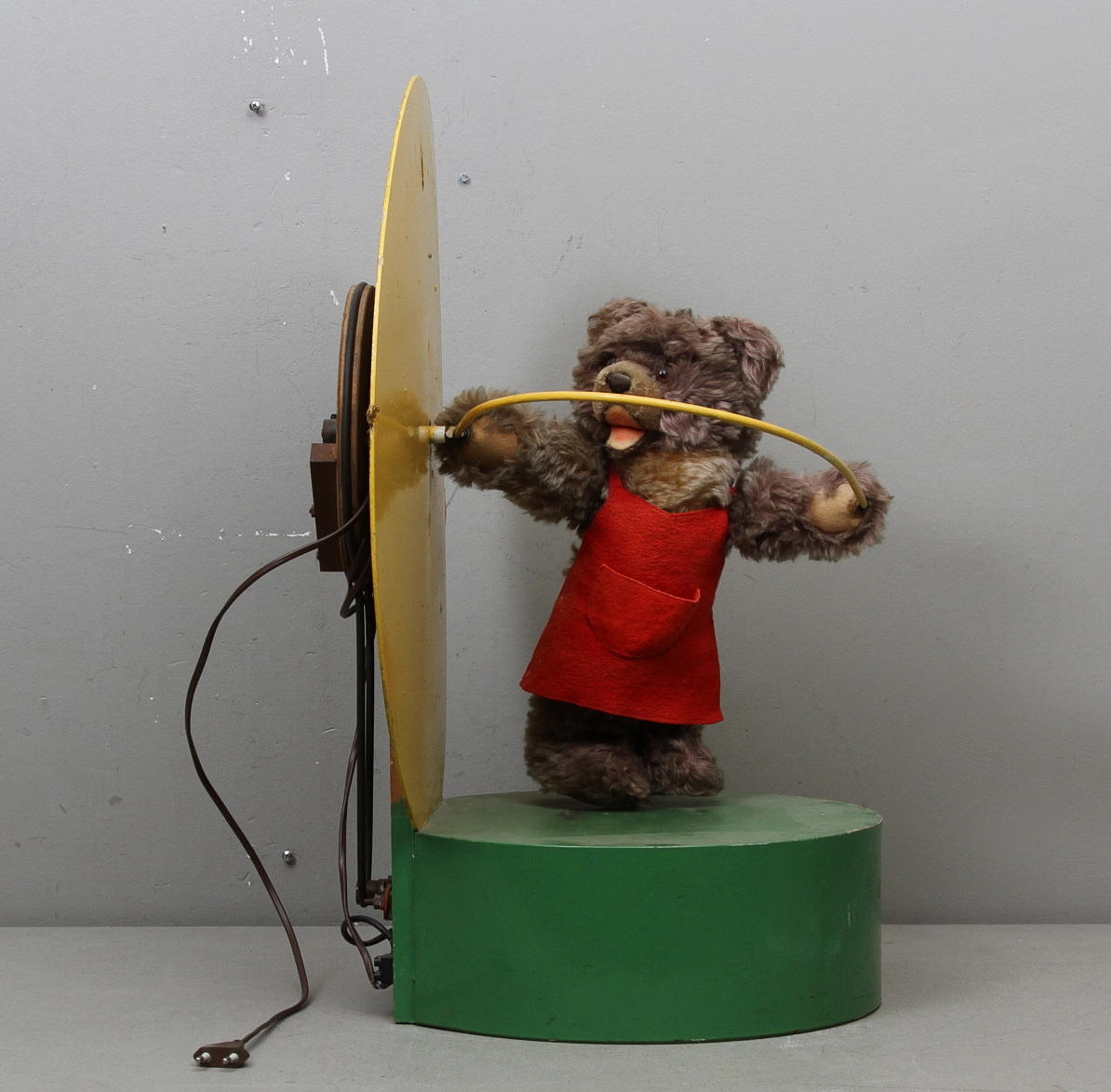 LEKSAK, mekanisk björn, 1900-tal.