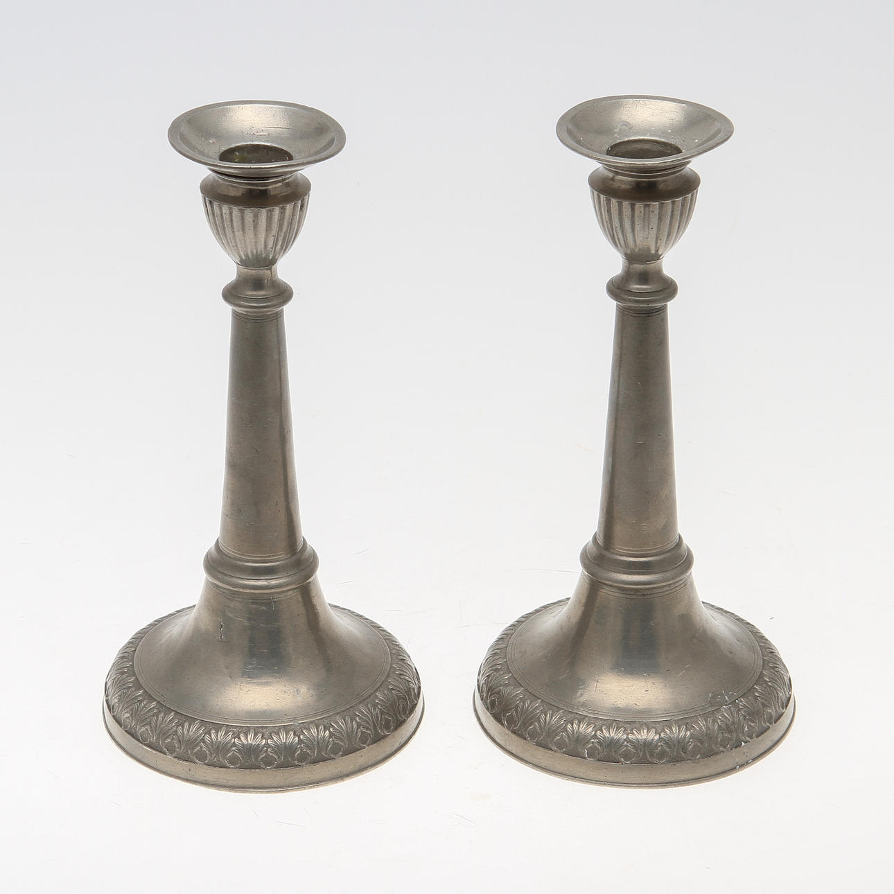 LJUSSTAKAR, 1 par, tenn, Sven Berglund, Malmö 1854.